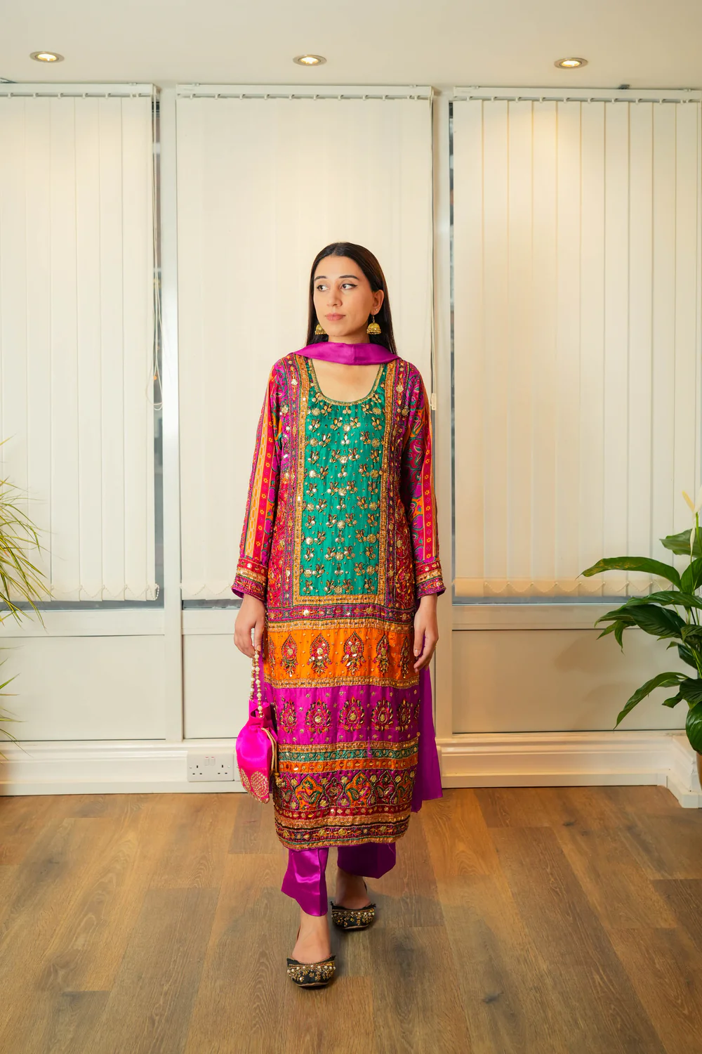 DSC08129_1000x Rangreza - Image 1